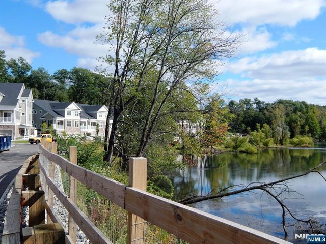 404 Waterview Court 404, Hanover Township, NJ 07927