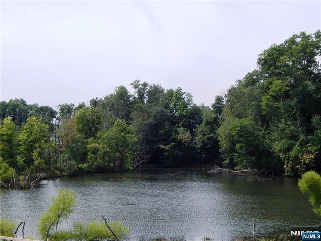 404 Waterview Court 404, Hanover Township, NJ 07927