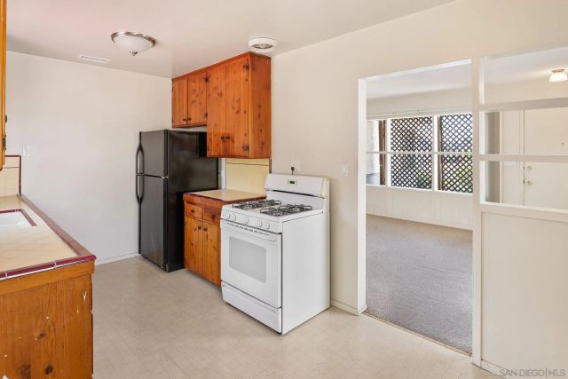 5037 Waring Rd, San Diego, CA 92120