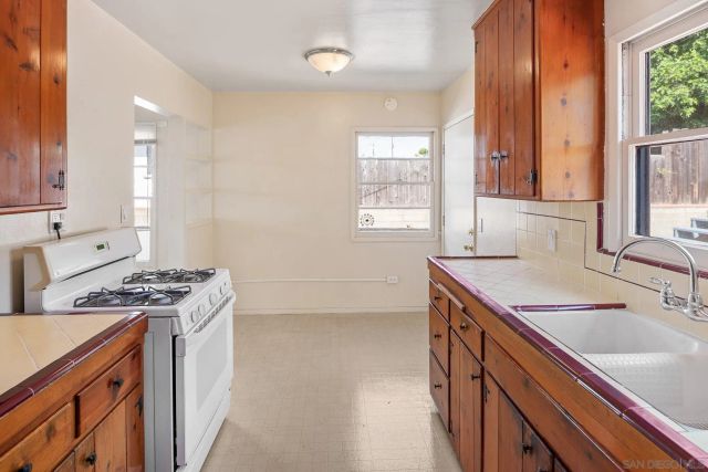 5037 Waring Rd, San Diego, CA 92120