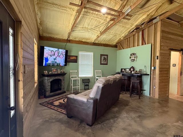 525 N Hill Rd, Tyler, TX 75706