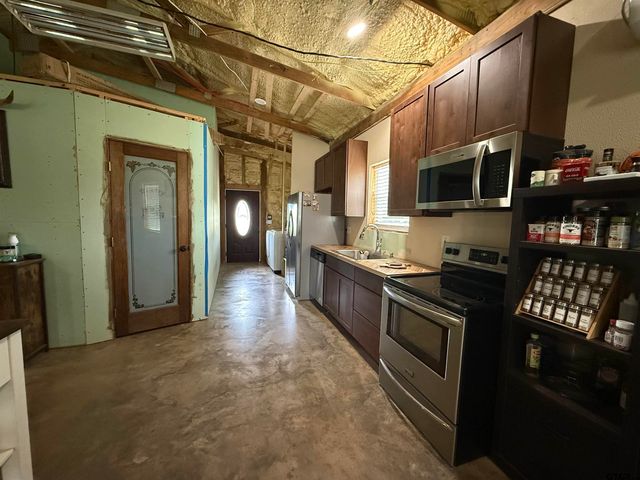 525 N Hill Rd, Tyler, TX 75706