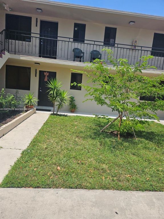 1434 NW 2nd St 8, Miami, FL 33125