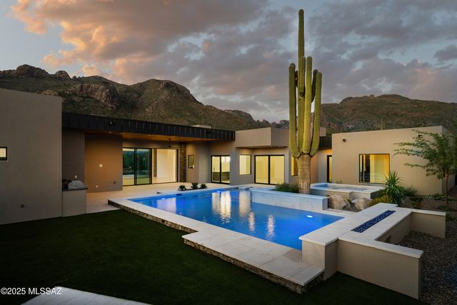 2155 E Desert Garden Drive, Tucson, AZ 85718