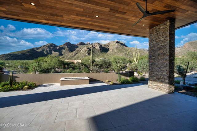 2155 E Desert Garden Drive, Tucson, AZ 85718