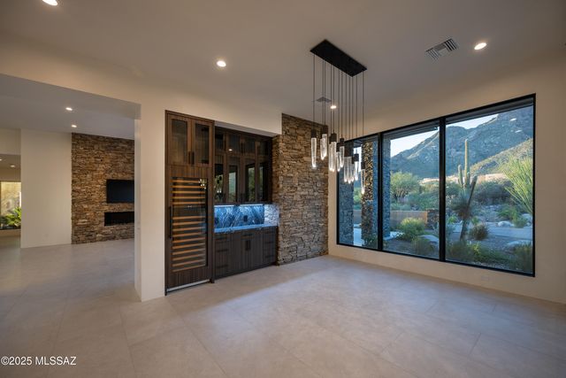 2155 E Desert Garden Drive, Tucson, AZ 85718