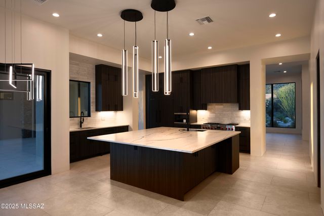 2155 E Desert Garden Drive, Tucson, AZ 85718