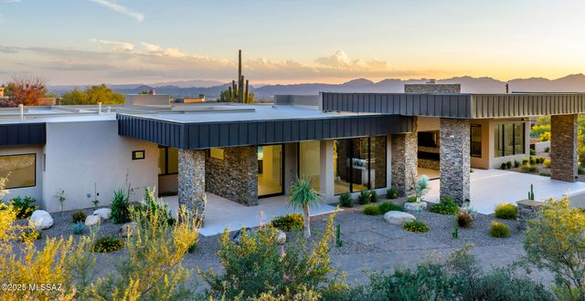 2155 E Desert Garden Drive, Tucson, AZ 85718