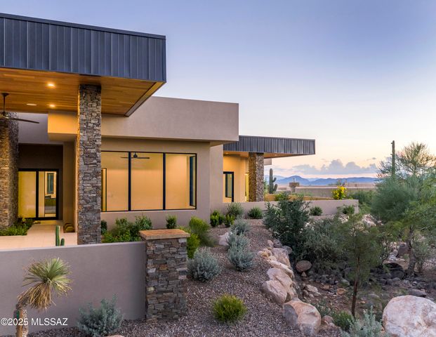 2155 E Desert Garden Drive, Tucson, AZ 85718