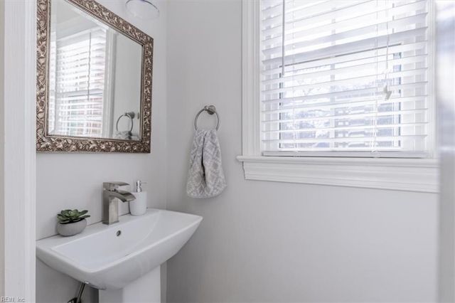 9207 Wigneil ST, Suffolk, VA 23433