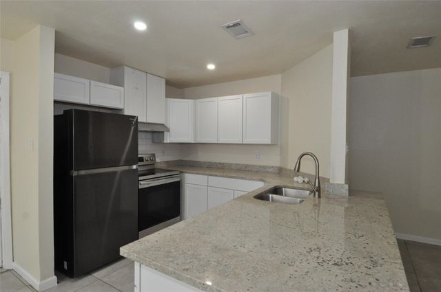 9910 Brasher DR A, Austin, TX 78748