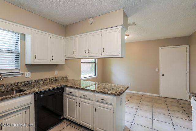 7213 SECRET WOODS Drive, Jacksonville, FL 32216