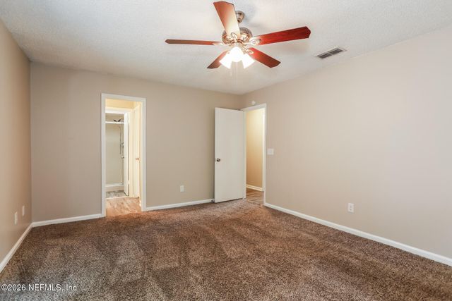 7213 SECRET WOODS Drive, Jacksonville, FL 32216
