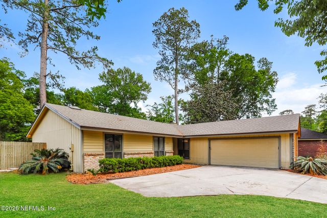 7213 SECRET WOODS Drive, Jacksonville, FL 32216