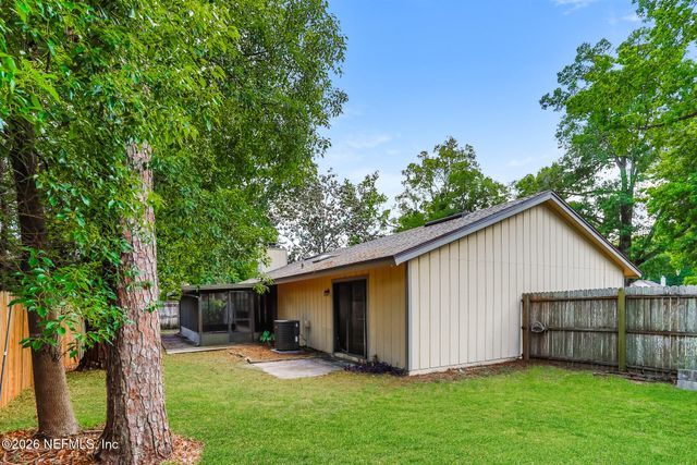 7213 SECRET WOODS Drive, Jacksonville, FL 32216