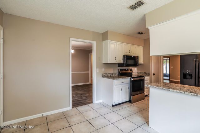 7213 SECRET WOODS Drive, Jacksonville, FL 32216