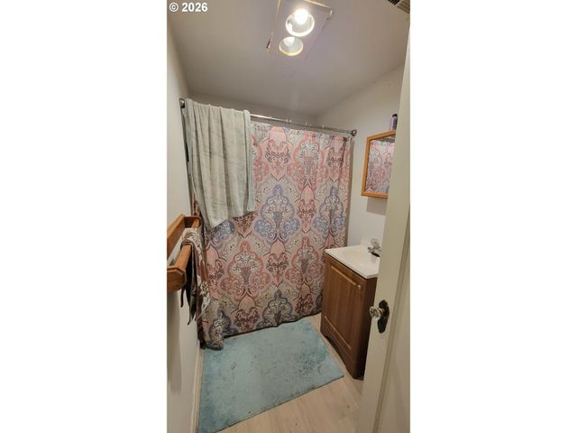 724 Ne LAURANCE St, Myrtle Creek, OR 97457