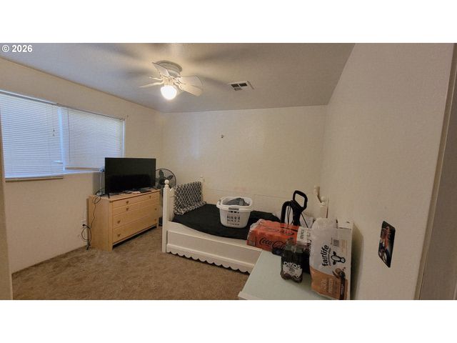 724 Ne LAURANCE St, Myrtle Creek, OR 97457