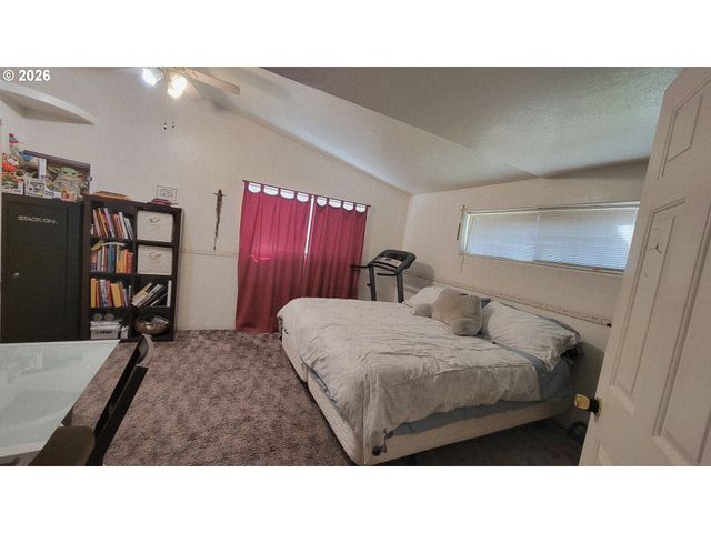 724 Ne LAURANCE St, Myrtle Creek, OR 97457