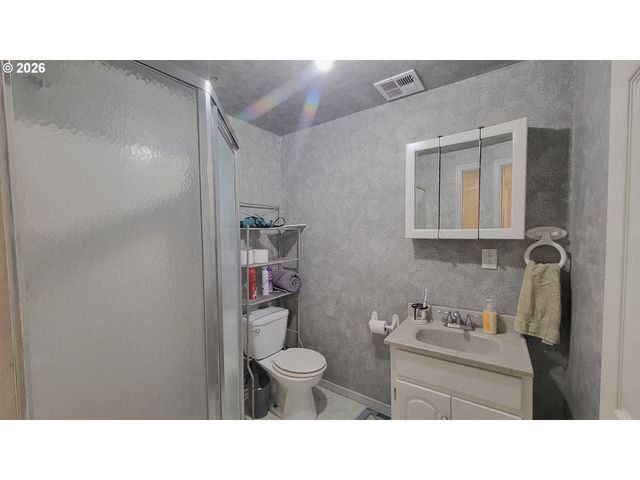 724 Ne LAURANCE St, Myrtle Creek, OR 97457