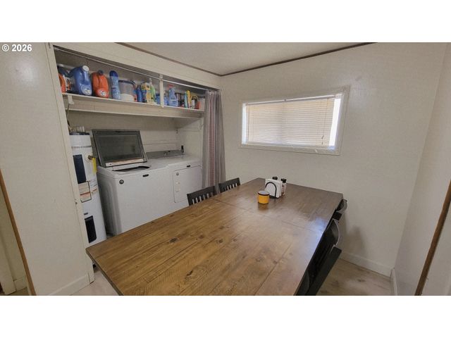 724 Ne LAURANCE St, Myrtle Creek, OR 97457