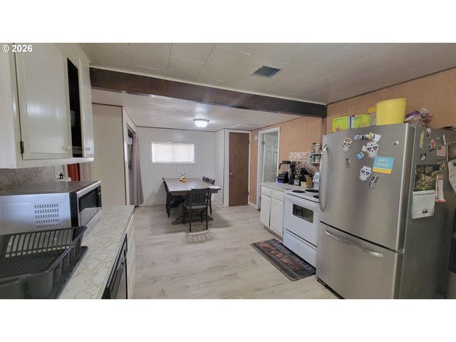 724 Ne LAURANCE St, Myrtle Creek, OR 97457