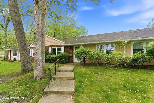 78B Dorchester Drive 1002, Lakewood, NJ 08701