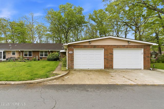 78B Dorchester Drive 1002, Lakewood, NJ 08701