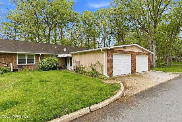 78B Dorchester Drive 1002, Lakewood, NJ 08701