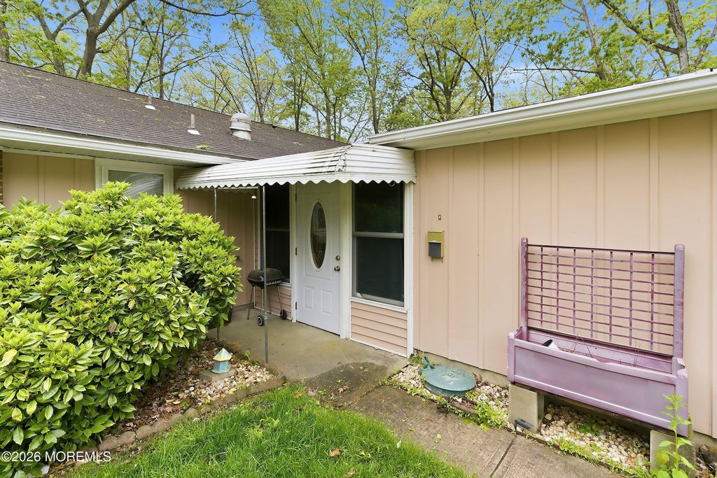 78B Dorchester Drive 1002, Lakewood, NJ 08701