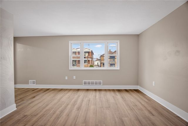 2963 Espy Ave, Dormont, PA 15216