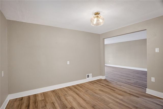 2963 Espy Ave, Dormont, PA 15216