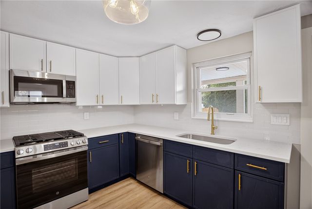 2963 Espy Ave, Dormont, PA 15216