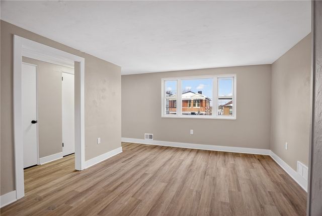 2963 Espy Ave, Dormont, PA 15216