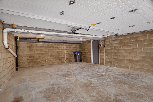 2963 Espy Ave, Dormont, PA 15216