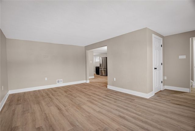 2963 Espy Ave, Dormont, PA 15216