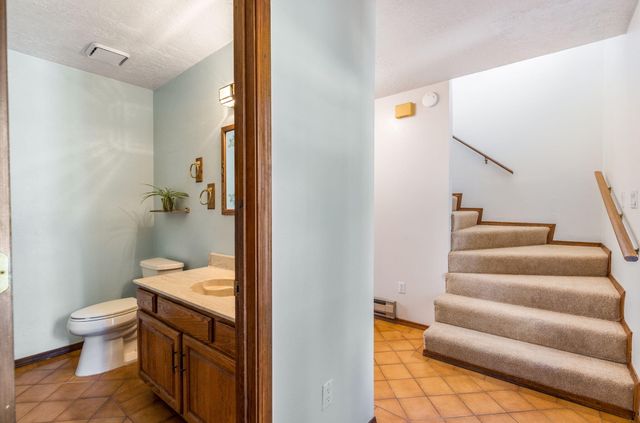 98 Lagarto Road, Tijeras, NM 87059