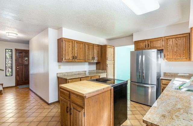 98 Lagarto Road, Tijeras, NM 87059