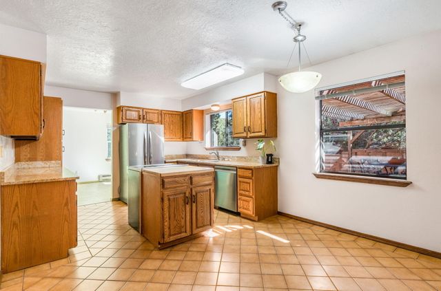 98 Lagarto Road, Tijeras, NM 87059