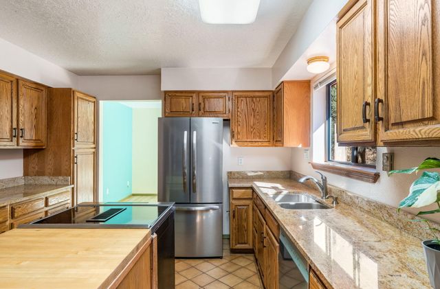 98 Lagarto Road, Tijeras, NM 87059