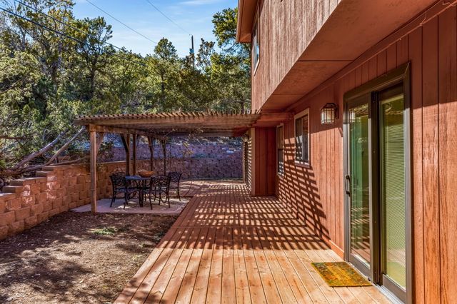 98 Lagarto Road, Tijeras, NM 87059