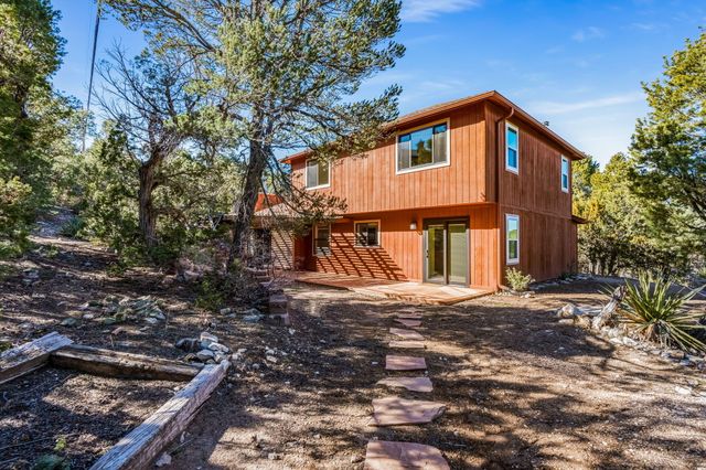 98 Lagarto Road, Tijeras, NM 87059