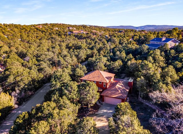 98 Lagarto Road, Tijeras, NM 87059