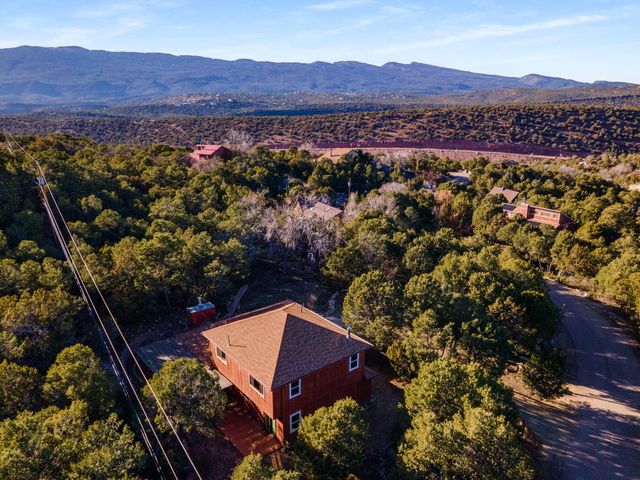 98 Lagarto Road, Tijeras, NM 87059