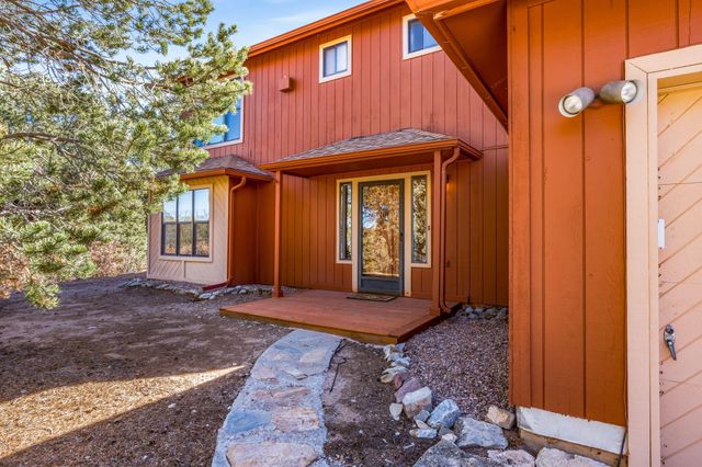 98 Lagarto Road, Tijeras, NM 87059