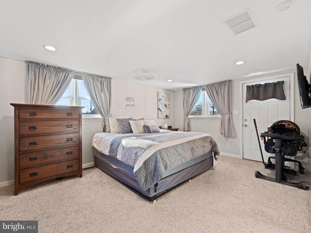 20 E LANDING RD, Blackwood, NJ 08012