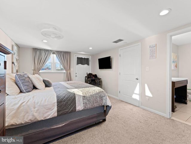 20 E LANDING RD, Blackwood, NJ 08012