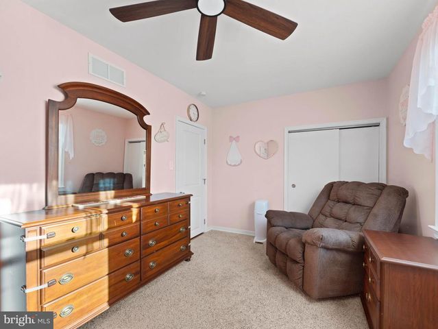 20 E LANDING RD, Blackwood, NJ 08012