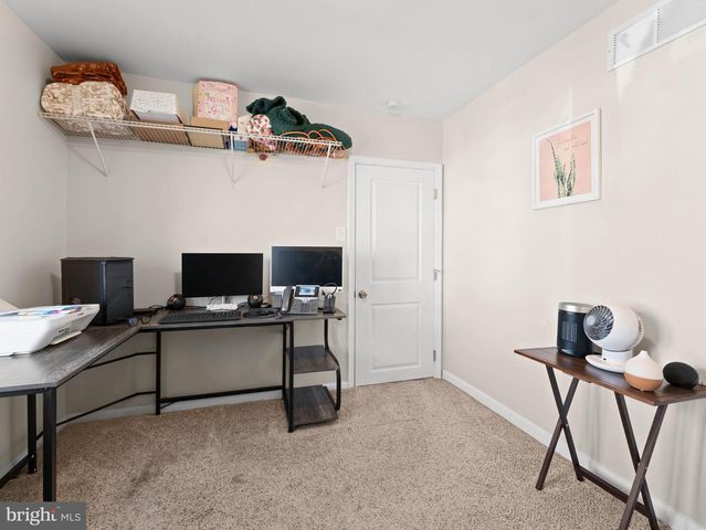 20 E LANDING RD, Blackwood, NJ 08012