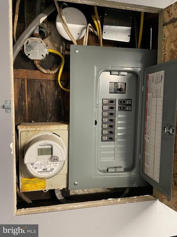 3211 CHESTERFIELD AVE, Baltimore, MD 21213